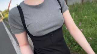 河川敷をノーブラ散歩 in Hokkaido Japanese no bra in public