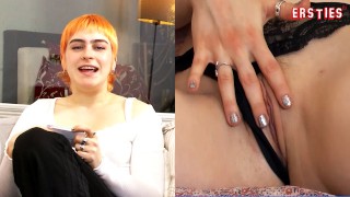 Ersties – Die freche Emi beantwortet intime Fragen und befriedigt sich selbst