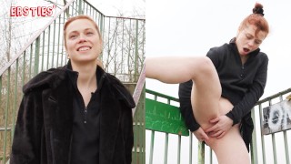 Ersties – Sarah K liebt den Nervenkitzel beim Masturbieren in der Öffentlichkeit