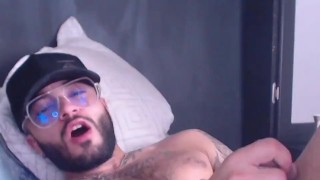 Golpeó la próstata de un hombre webcam online