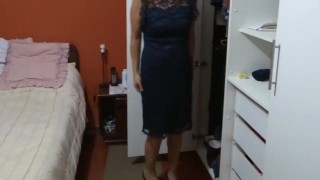 I lift up my dress and show my big ass to my stepson’s friends so they can masturbate